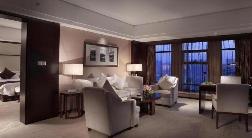 White Swan Hotel Чанша Экстерьер фото